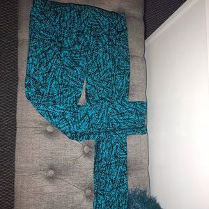 NIKE PATTERNED LEGGINGS